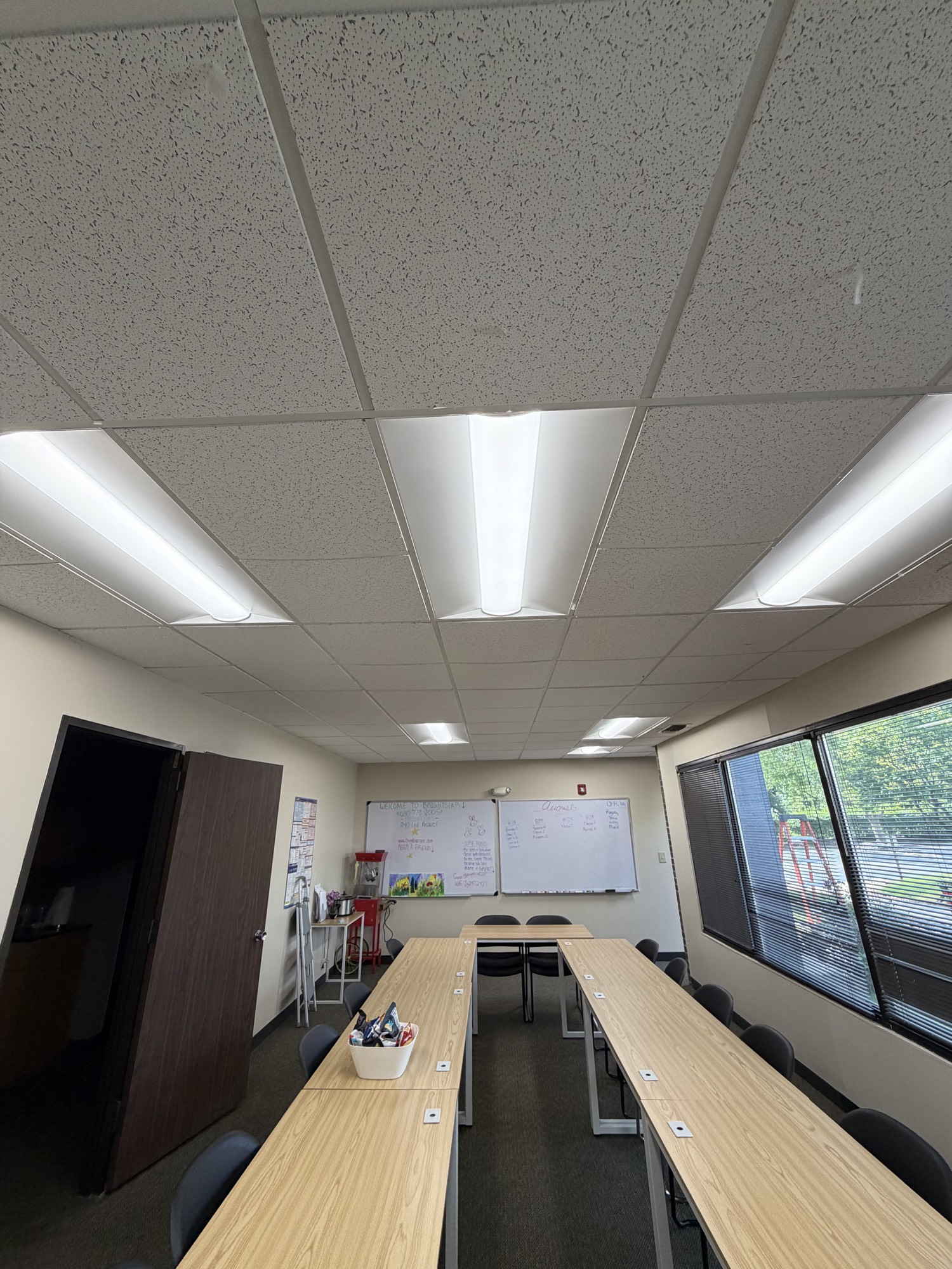 Office 2x4 lay-in lights